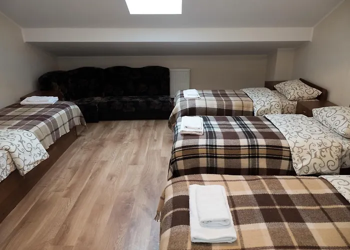 City Hostel بيت شباب *