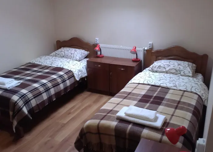 City Hostel *