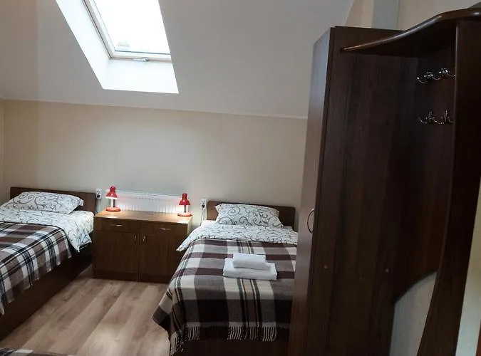 City Hostel *